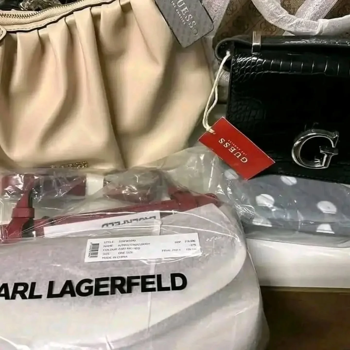 Handbags pallet